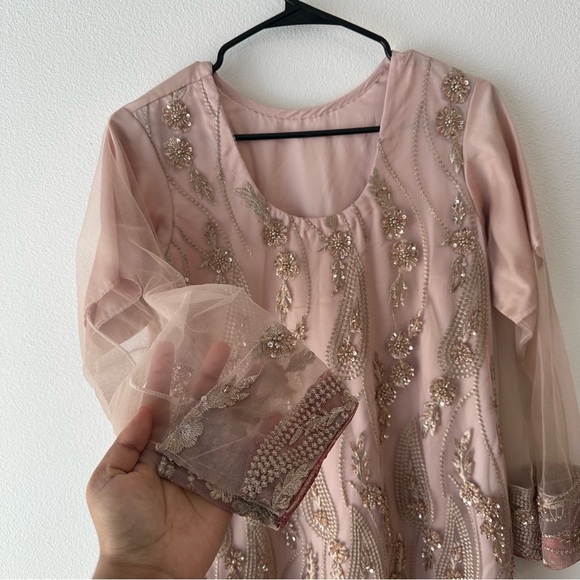 Baby Pink and Bronze Two-Piece Salwar Kameez | Pastel Size Approx. Medium - Picture 4 of 8